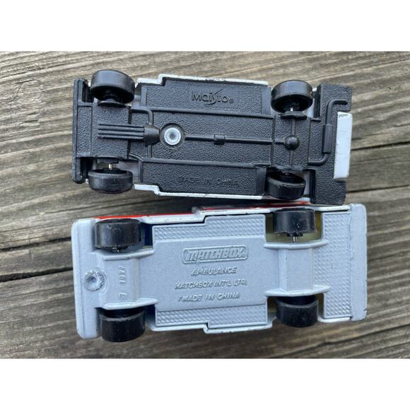 2 vintage toy ambulance Maisoto and Matchbox - Picture 2 of 11